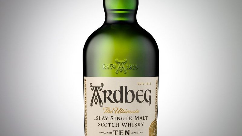 アードベッグ史上最高度数の61.7%、ファン待望の樽出し原酒「カスク